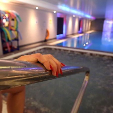 ザ コンチネンタル ホテル ヒースロー ハウンズロー エクステリア 写真